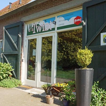 D'N Twist Bed & Breakfast Overloon Luaran gambar